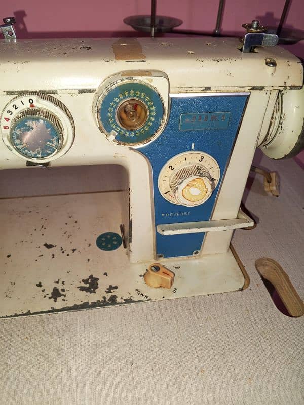 sewing machine 7