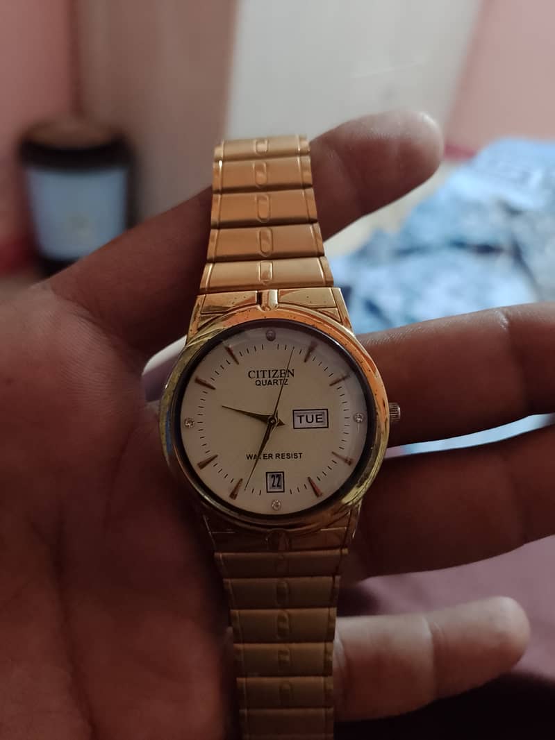 Citizen's Golden watch 0