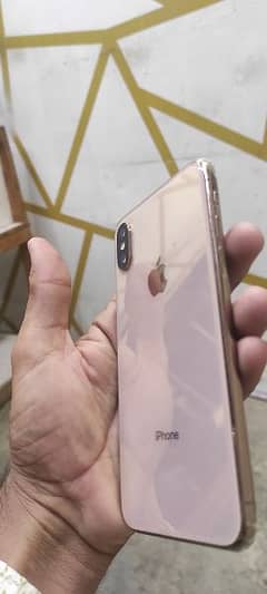 Iphone XS Gold Colour 0