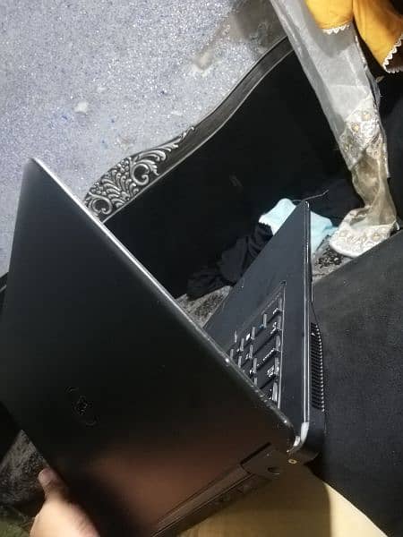 Dell latitude E7450 core I5 (5th) generation 6