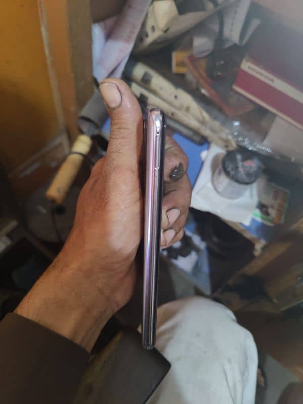 Vivo v19 one hand used 2