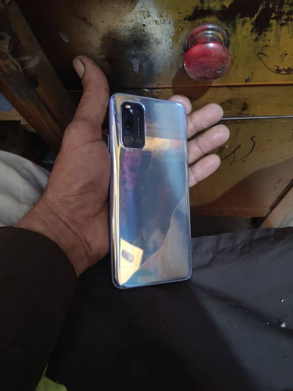 Vivo v19 one hand used 6