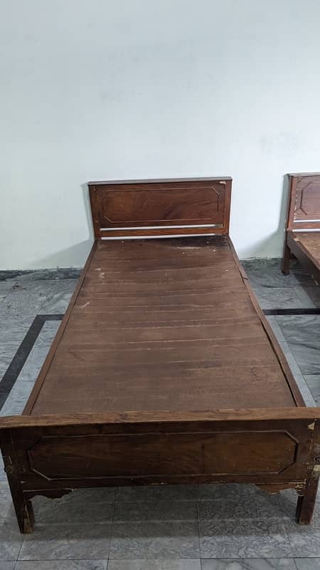 Used Wooden Beds with used mattress are for urgent Sale in Taxila 2