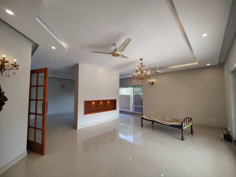 Beautiful Designer House For Rent 4