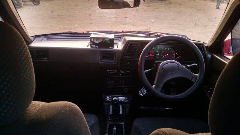 Nissan Sunny 1988 10