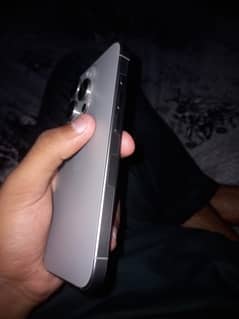 IPhone 15 pro natural titanium