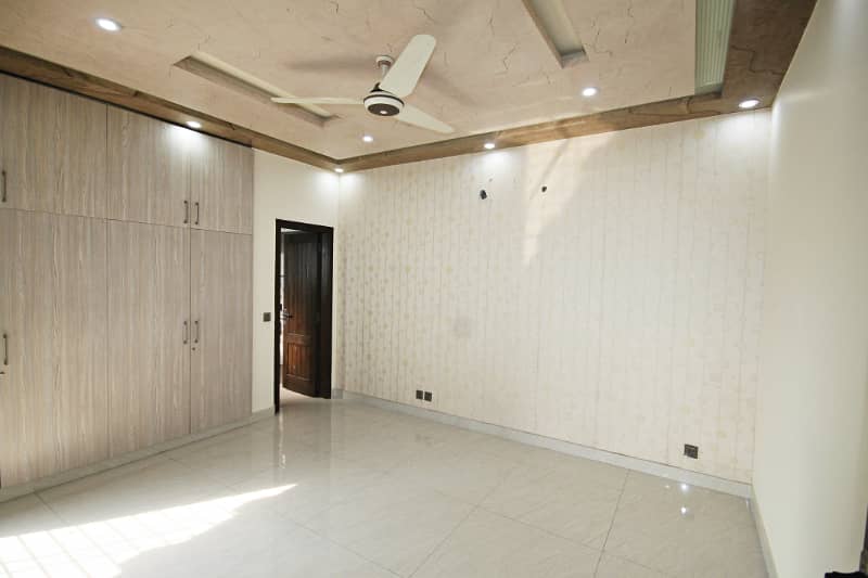 10 Marla House Available For Rent In DHA Phase 5 16