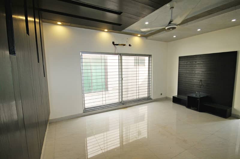 10 Marla House Available For Rent In DHA Phase 5 24