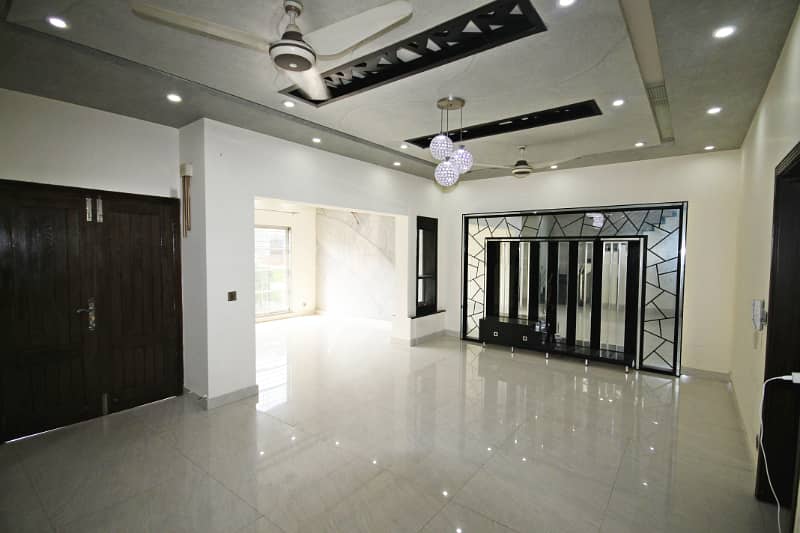 10 Marla House Available For Rent In DHA Phase 5 40