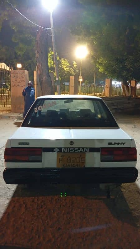 Nissan Sunny 1986 3