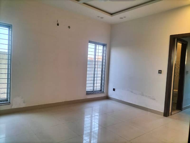 2200 Sqft Semi Funished Apartment Availabel For Rent In Sterling Residence Gulberg . 4