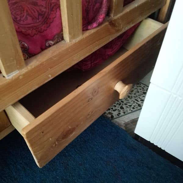 baby bed wooden . 0