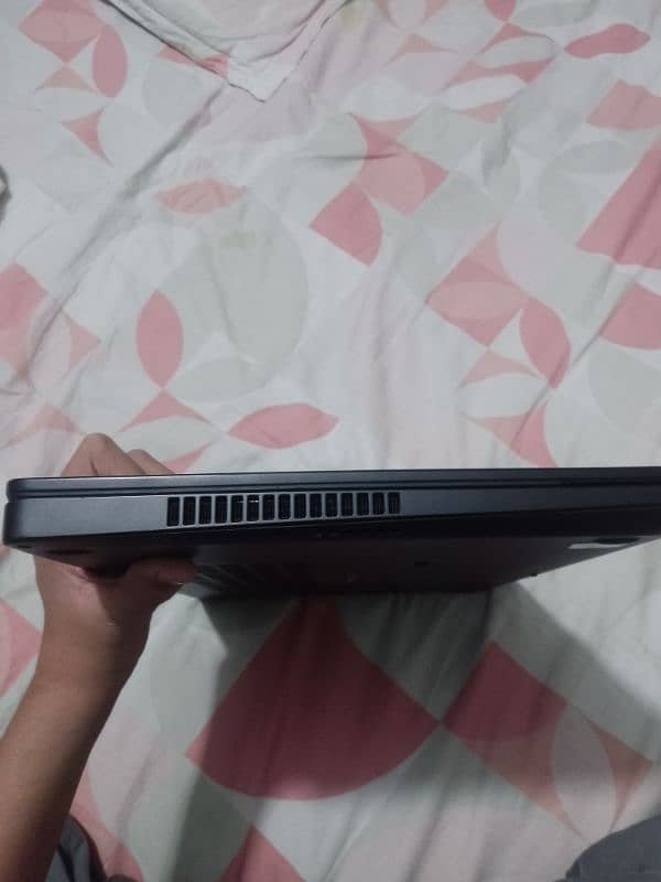 Dell laptop 10/10 condition no fault 5