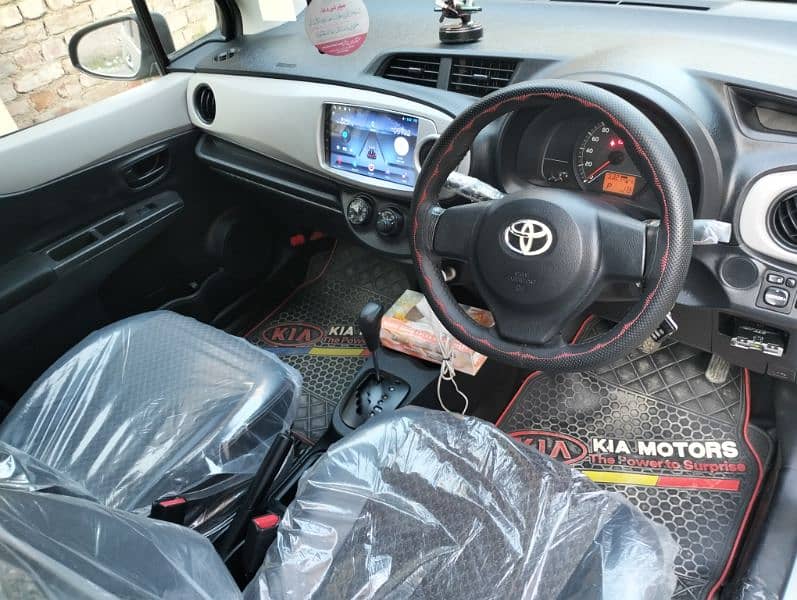 Toyota Vitz 2015 11