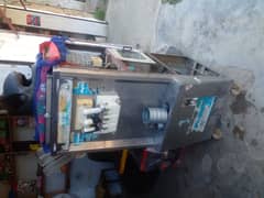 ICE CREAM MAKING MACHINE