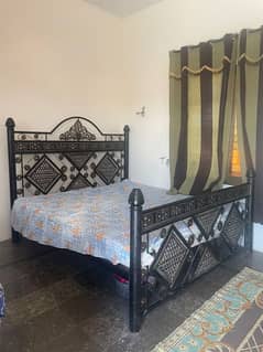 Iron Bed without metress