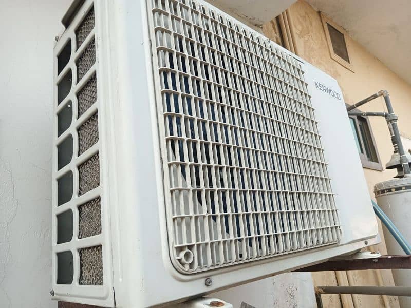 Kenwood 1.5 ton inverter AC heat and cool New Condition 1