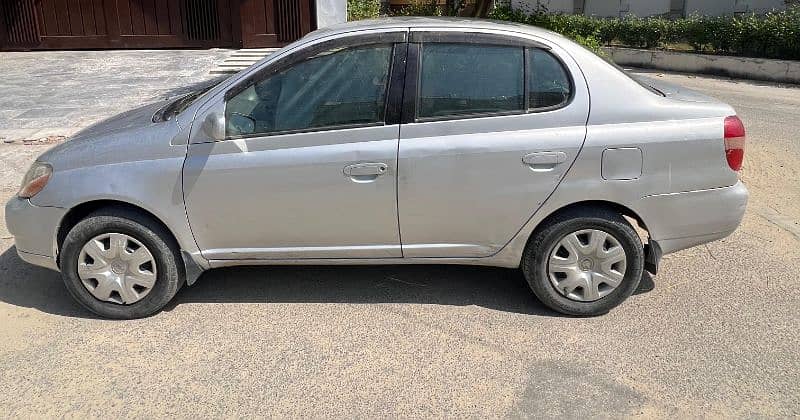 Toyota Platz 2008 1