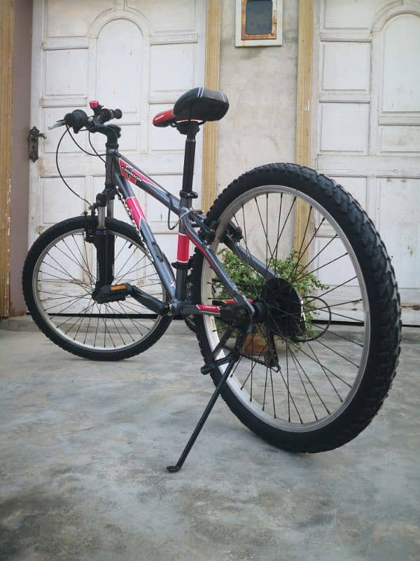 Imported Land Rover Fully Alluminium Mountain Bike. 3