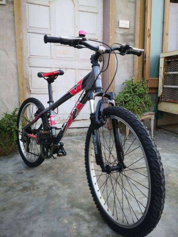 Imported Land Rover Fully Alluminium Mountain Bike. 18