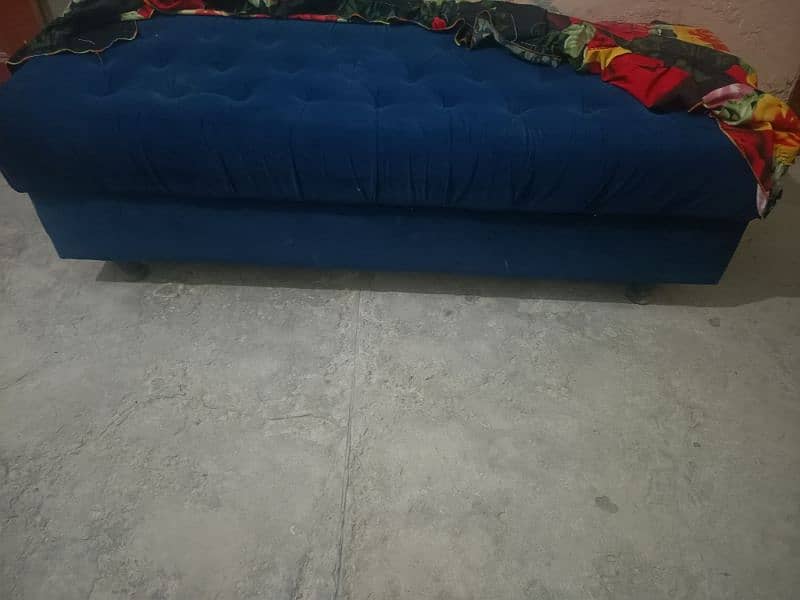 sofa 4 seater puffy set 4