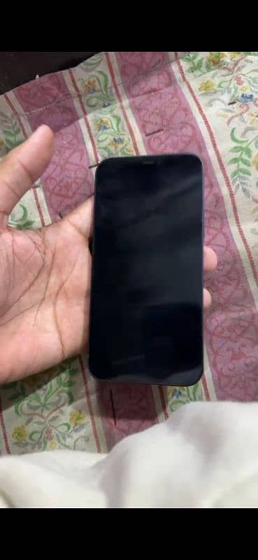 iphone 12/ 64 gb 10/10 water pack jv non active 4 month sim chalay gi 1