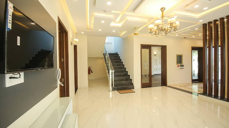 6 Bed Room 1 Kanal House Availabel For Rent In DHA Phase 4 4