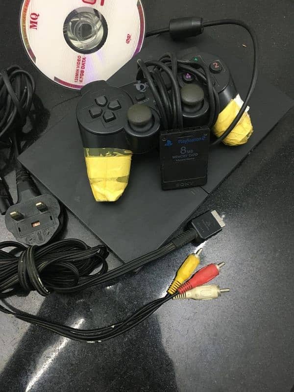 play station (Ps2) with wires, CD, controlar 6