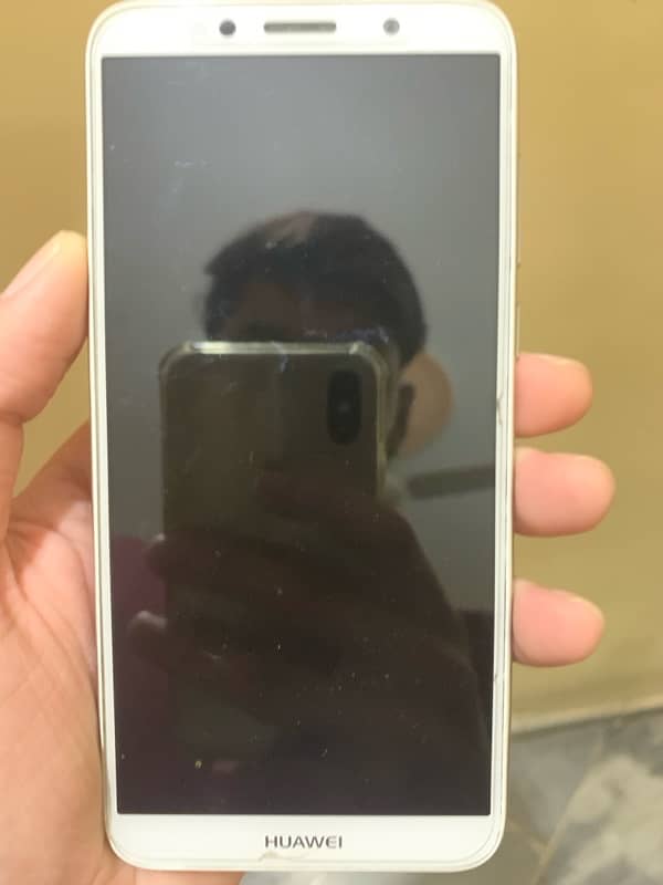 Selling huawei Y5 2018 model 4G device 1