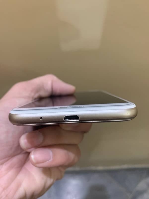 Selling huawei Y5 2018 model 4G device 4