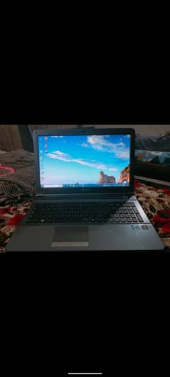 6 Month Old Samsung Laptop with Excellent Condition and Charger