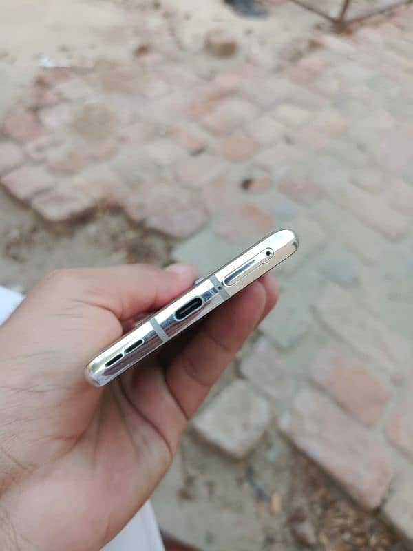 one plus 8 aura grey 2