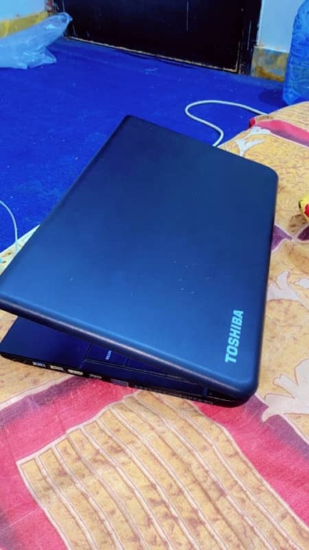 Toshiba c50a ssd128, 320hdd, 12ram 2