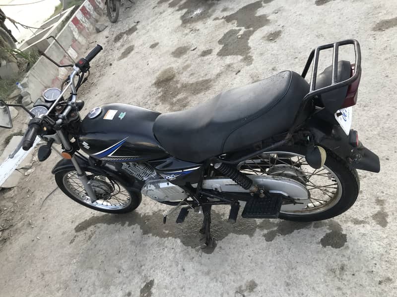 Suzuki GS 150 2016 3