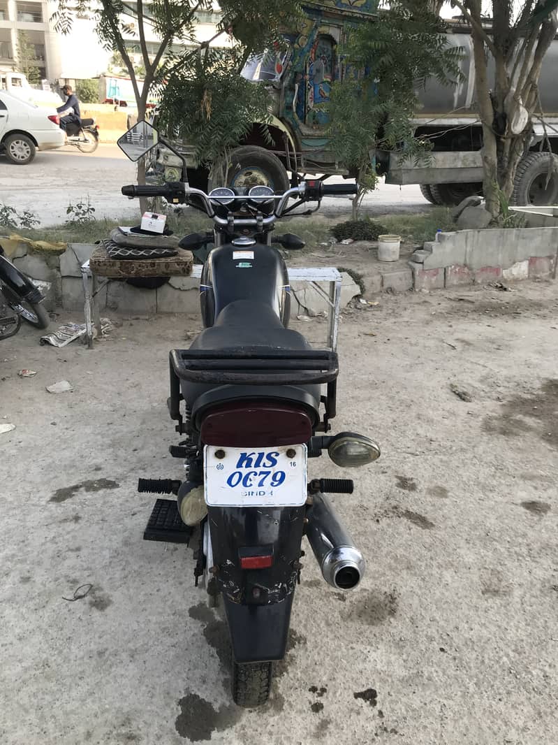 Suzuki GS 150 2016 4