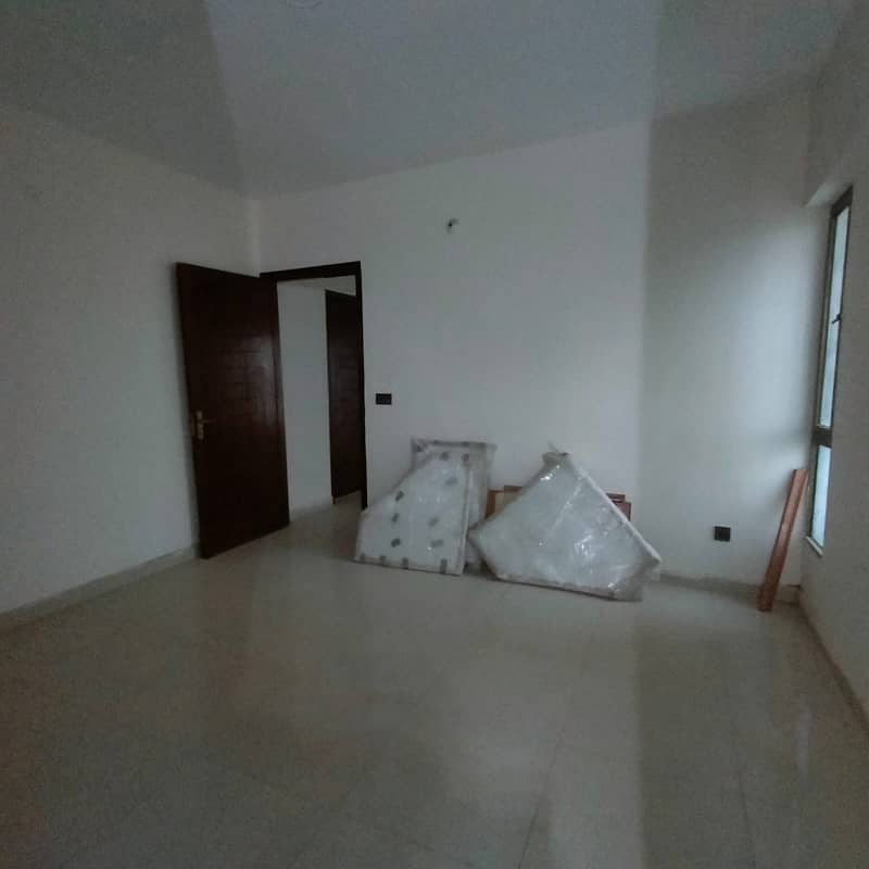 BRAND NEW 3 BED DD FLAT FOR RENT FIRDOUS RESIDENCY MAIN KAMRAN CHOWRANGI 6