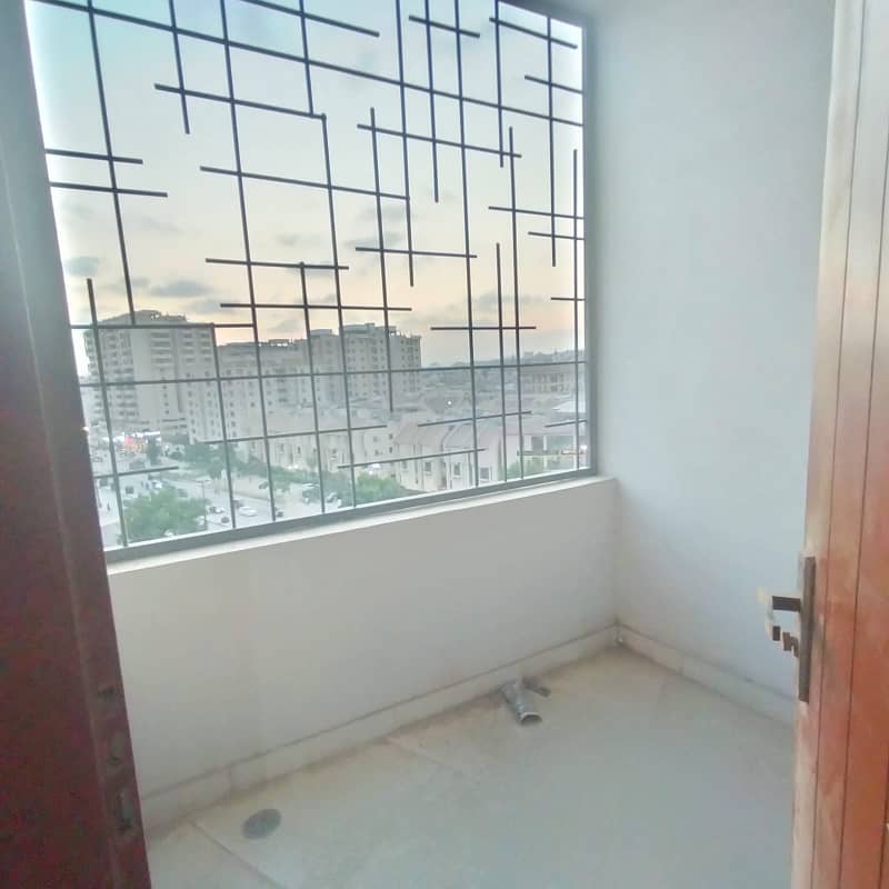 BRAND NEW 3 BED DD FLAT FOR RENT FIRDOUS RESIDENCY MAIN KAMRAN CHOWRANGI 13