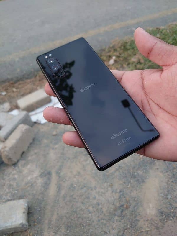 Sony Xperia 5 0