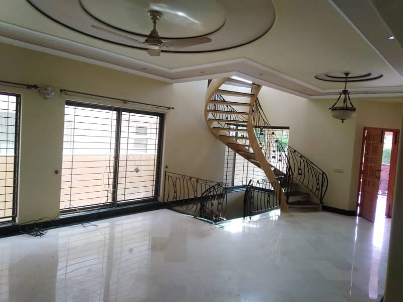 7 Bed Room Kanal House With BASEMENT For Rent In DHA Phase 5-A-Lahore 3