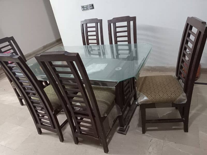 dinning table for sale with 6 chairs 4