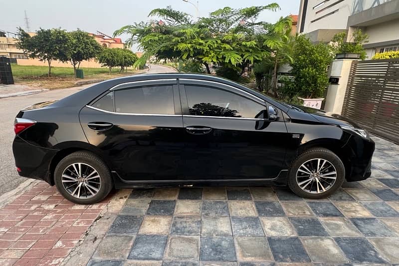 Toyota Corolla Altis 2019 4