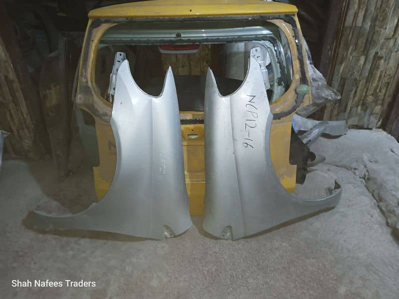 Toyota Platz 1999-2001 Fenders - Toyota Platz 2000 Trunk - Platz Parts 1