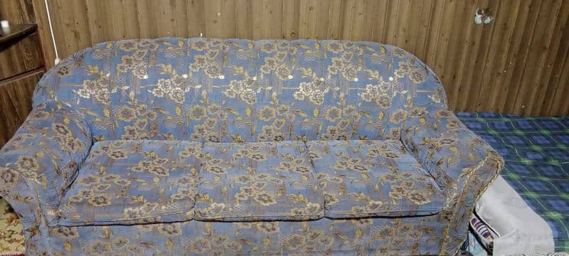 sofa in very reasonable price 1