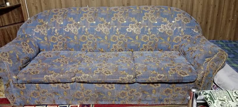 sofa in very reasonable price 6