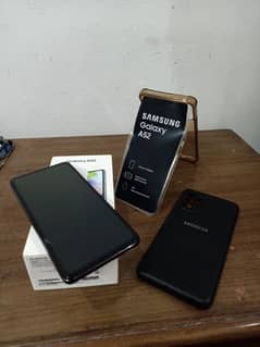 Samsung Galaxy A52 8/128 Gb with box and 2 back covers