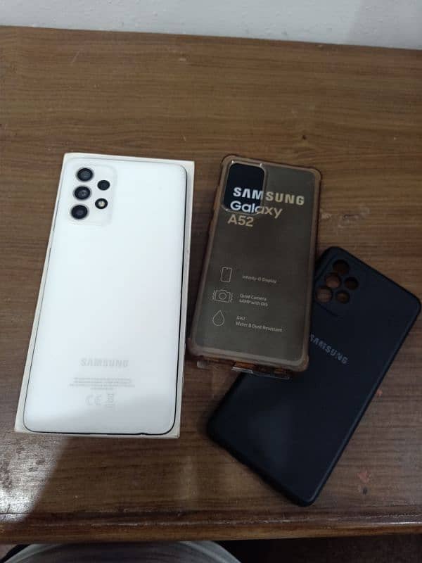 Samsung Galaxy A52 8/128 Gb with box and 2 back covers 1