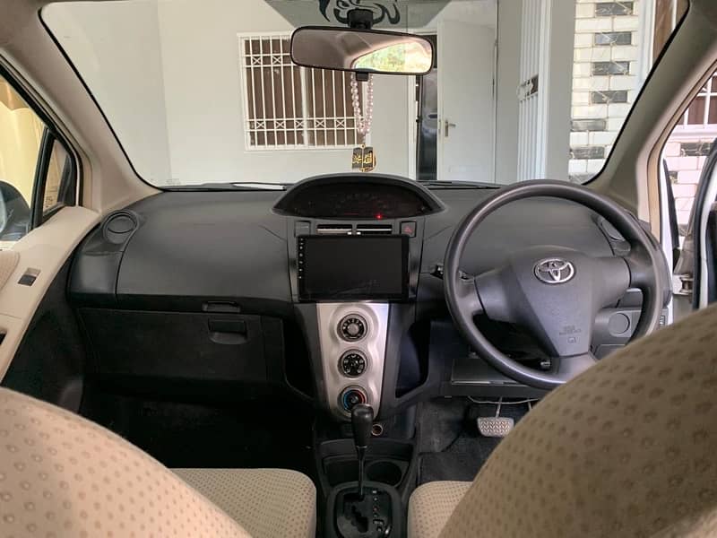 Toyota Vitz 2012 4