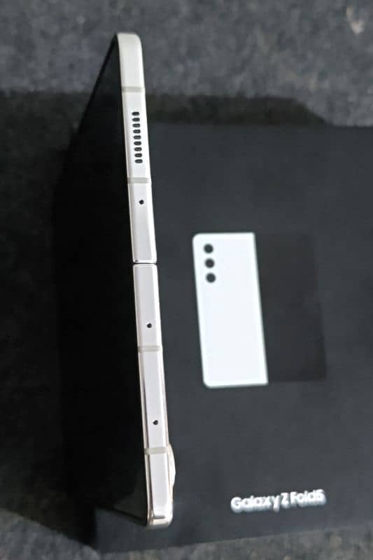 Galaxy Z fold 5. Non PTA 6