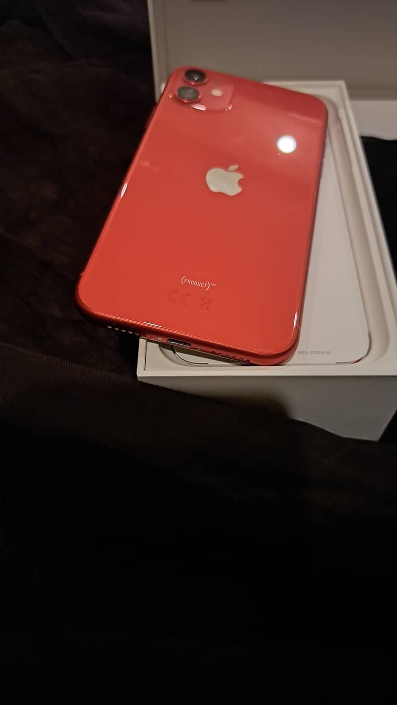 iPhone 11, 64GB, PTA approved, dual sim 5