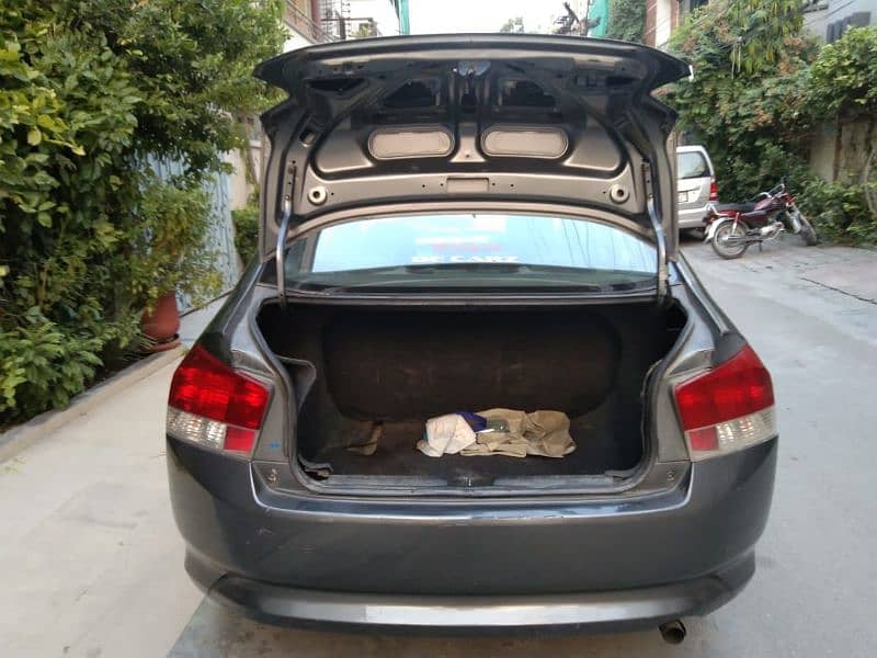 Honda City IVTEC 2011 Karachi Number 9